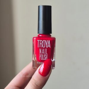 لاک ناخن ترویا کد 877 رنگ قرمز