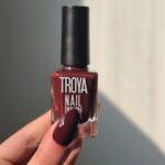 لاک ناخن ترویا کد 925 رنگگ قرمز عنابی تیره